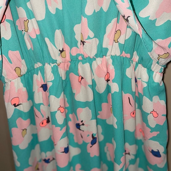 Floral top ( can be worn as dress) would make a perfect cover up for the pool. - Picture 3 of 5